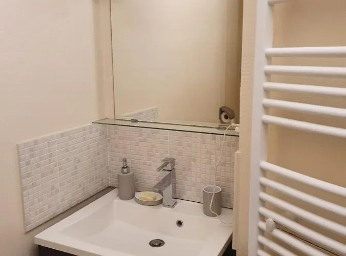 Les Petites Fontaines Au Coeur De La Doutre * Angers